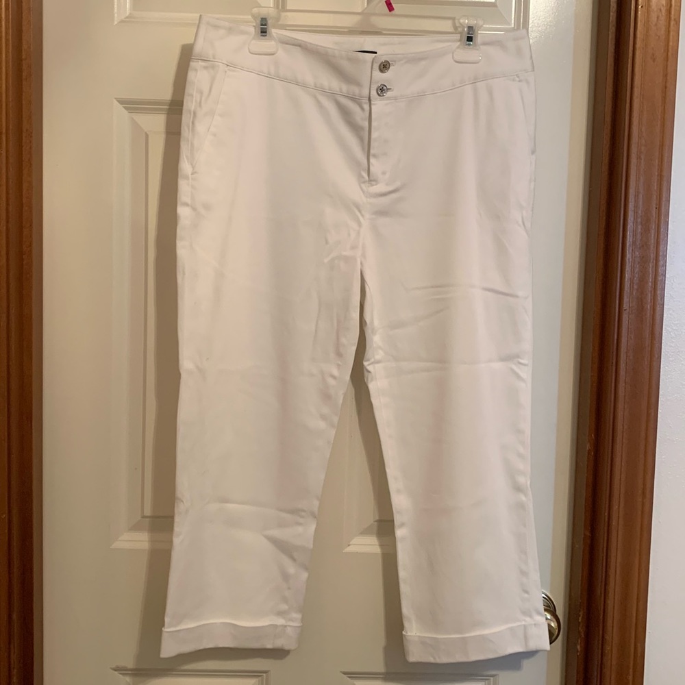 NWOT Lauren Ralph Lauren Women’s white crop pants